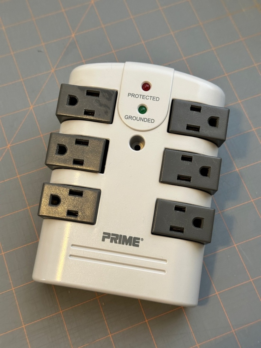 Prime 6-Outlet Surge Protector Adapter Gray Preowned Good Condition